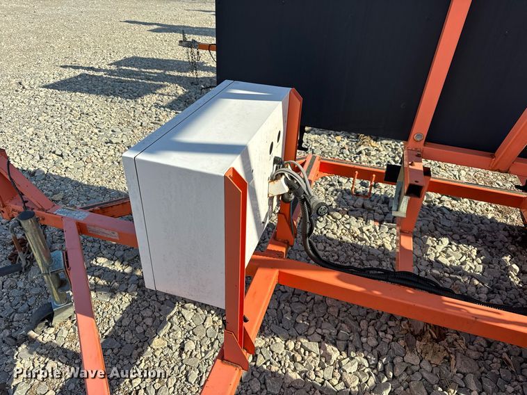image for item EC4104 2014 Wanco WTLMB message board trailer