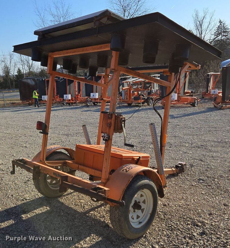 image for item EC4105 2007 Ver-Mac arrow board trailer