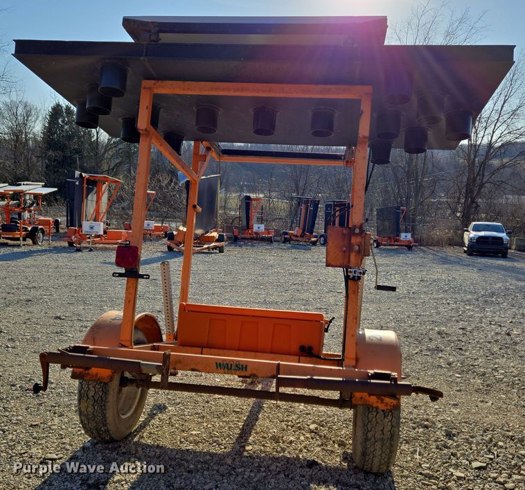 image for item EC4105 2007 Ver-Mac arrow board trailer