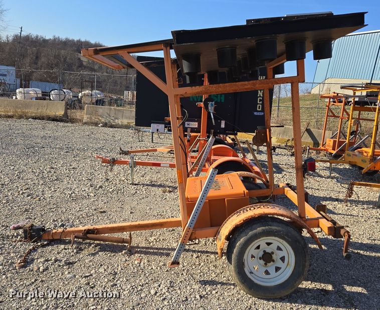 image for item EC4105 2007 Ver-Mac arrow board trailer