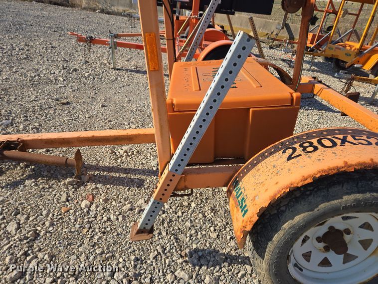 image for item EC4105 2007 Ver-Mac arrow board trailer