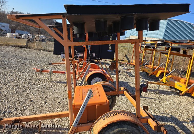 image for item EC4105 2007 Ver-Mac arrow board trailer