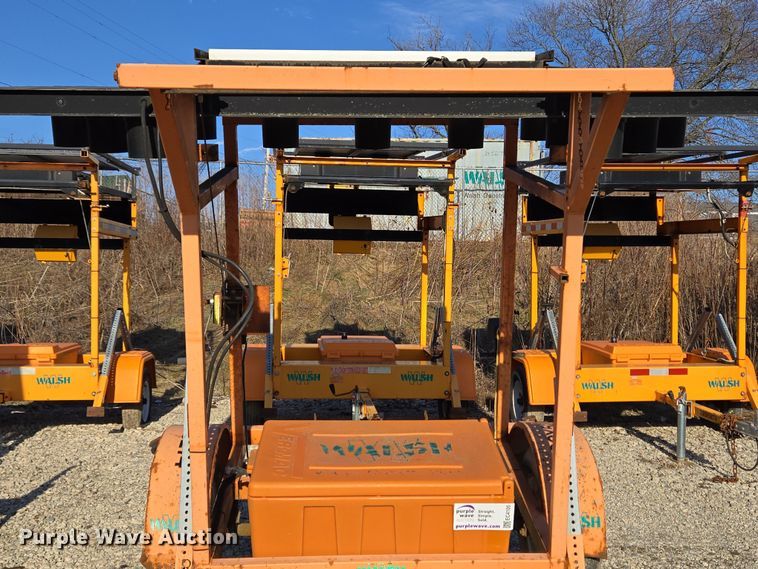 image for item EC4105 2007 Ver-Mac arrow board trailer