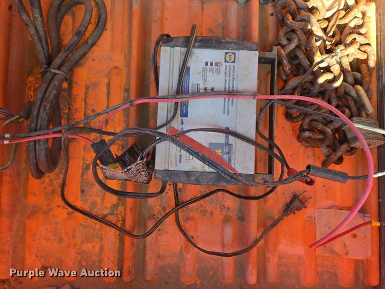 image for item EC4105 2007 Ver-Mac arrow board trailer