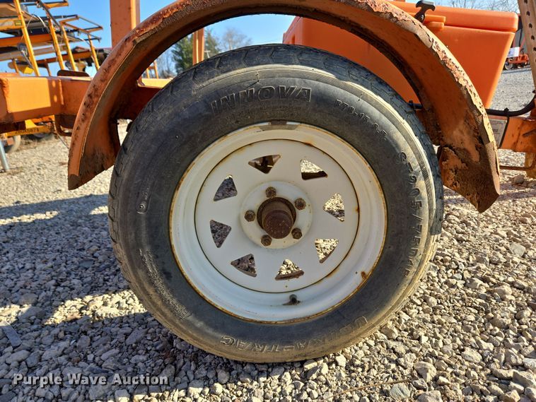 image for item EC4105 2007 Ver-Mac arrow board trailer