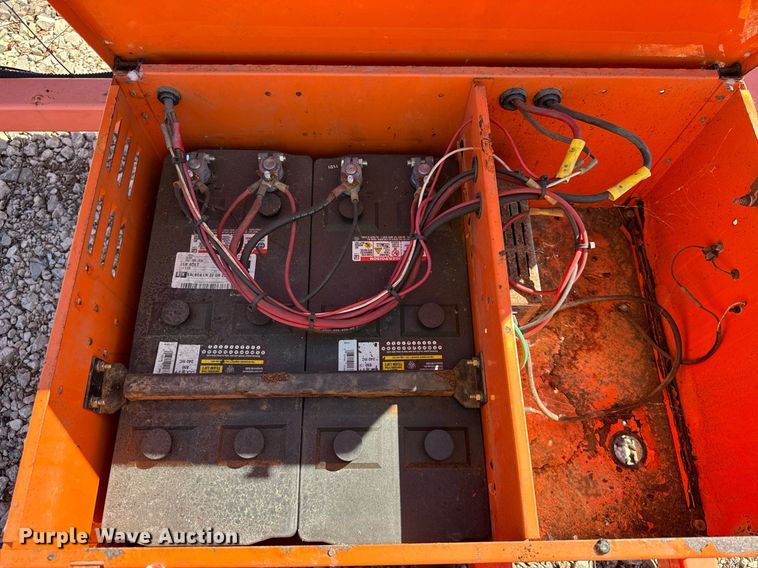 image for item EC4107 2012 Wanco WTLMB message board trailer