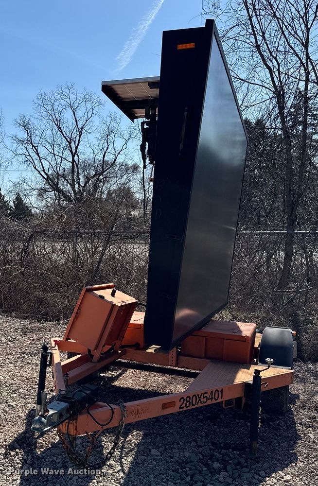 image for item EC4109 2012 Ver-Mac PCMS 1500 message board trailer