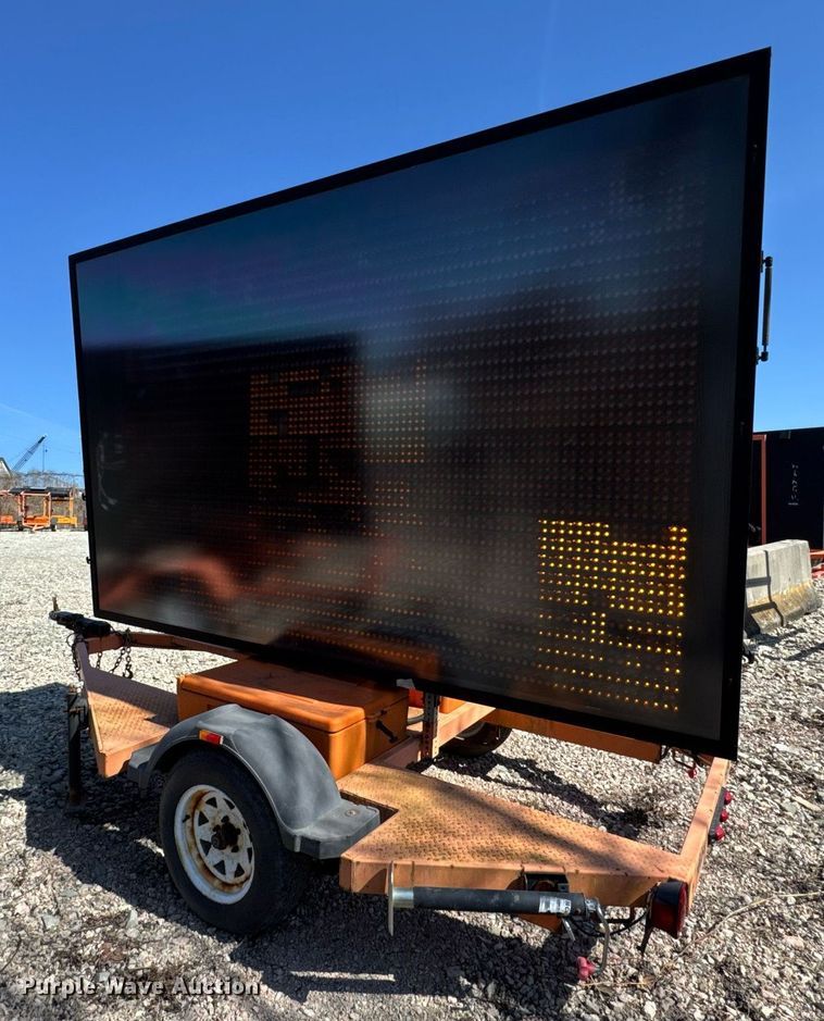 image for item EC4109 2012 Ver-Mac PCMS 1500 message board trailer