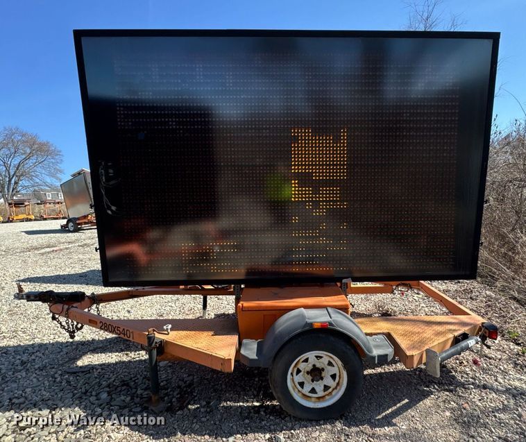 image for item EC4109 2012 Ver-Mac PCMS 1500 message board trailer
