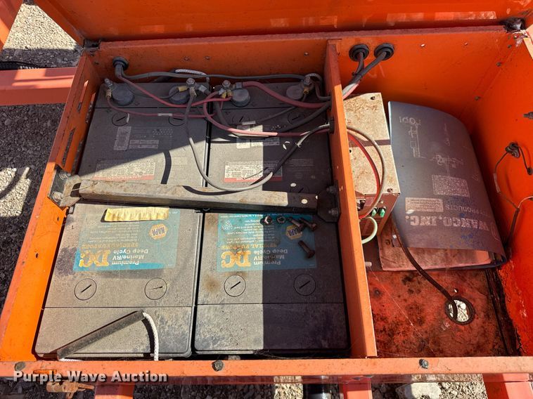 image for item EC4110 2012 Wanco WTLMB message board trailer