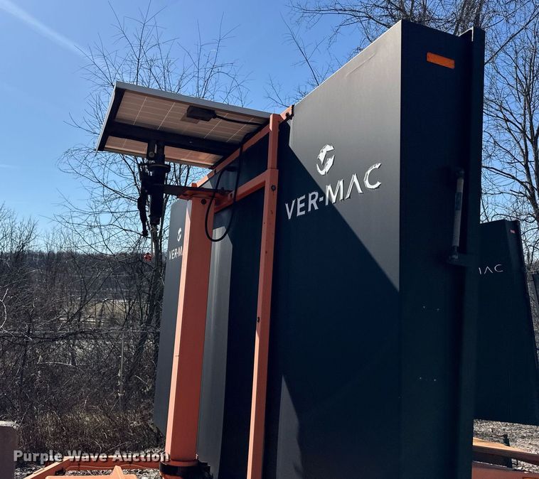 image for item EC4111 2012 Ver-Mac PCMS 1500 message board trailer