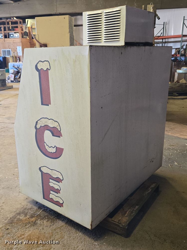 image for item EC4120 Ice chest