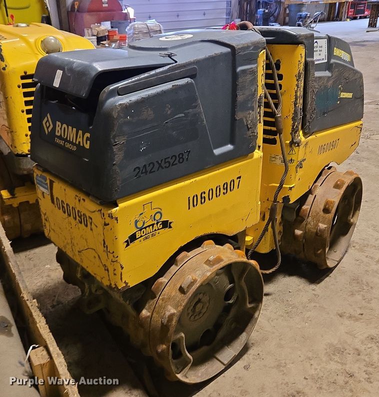 image for item EC4124 2017 Bomag BMP 8500 trench compactor