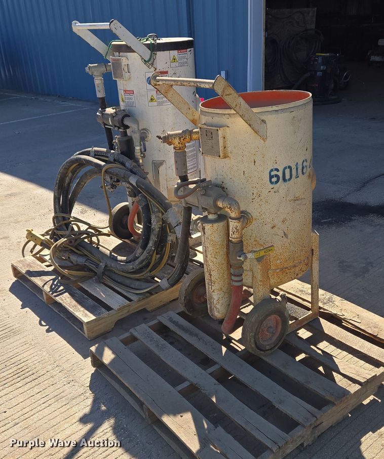 image for item EC4126 (2) sand blaster