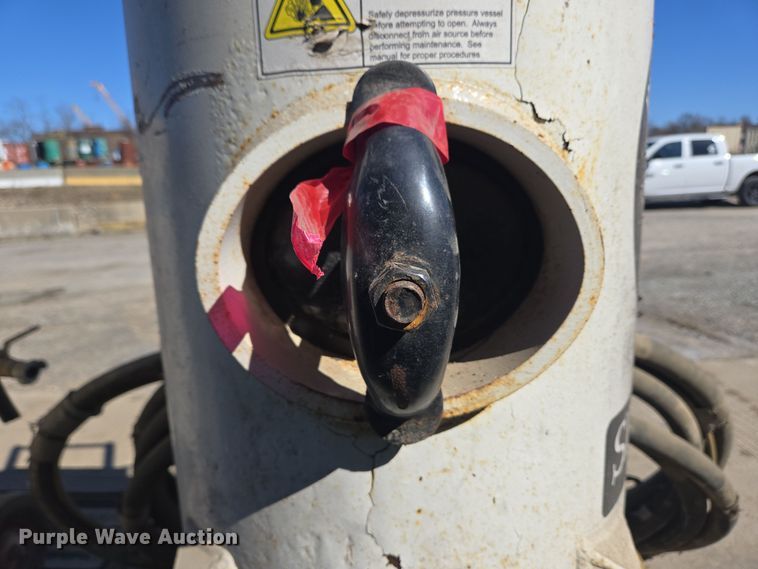 image for item EC4126 (2) sand blaster