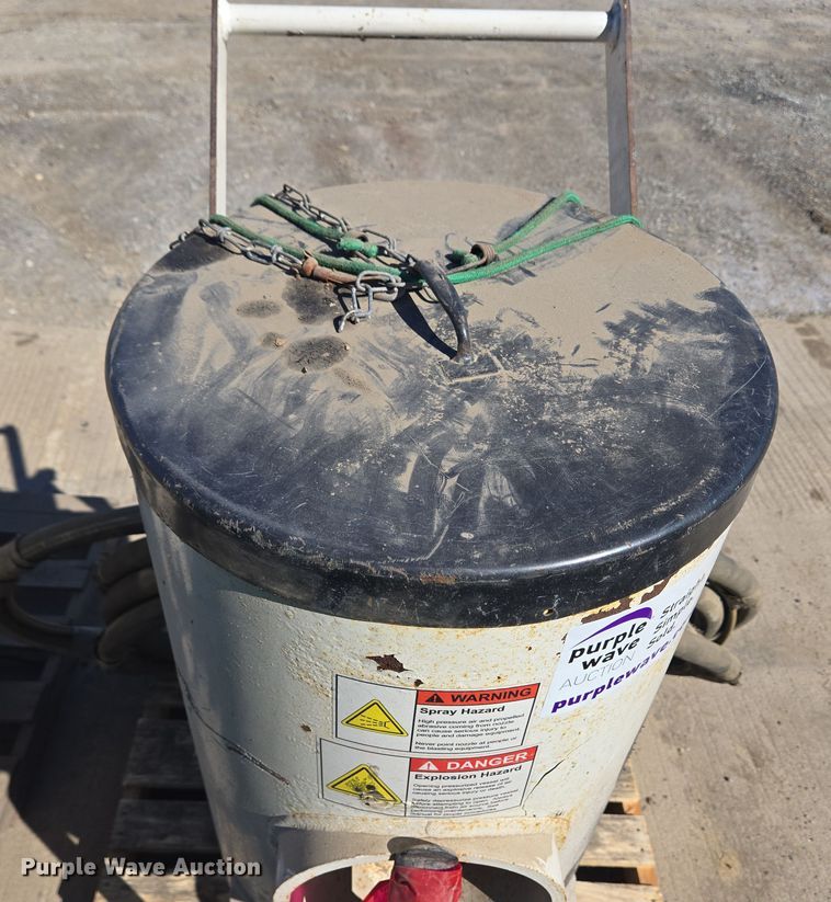 image for item EC4126 (2) sand blaster