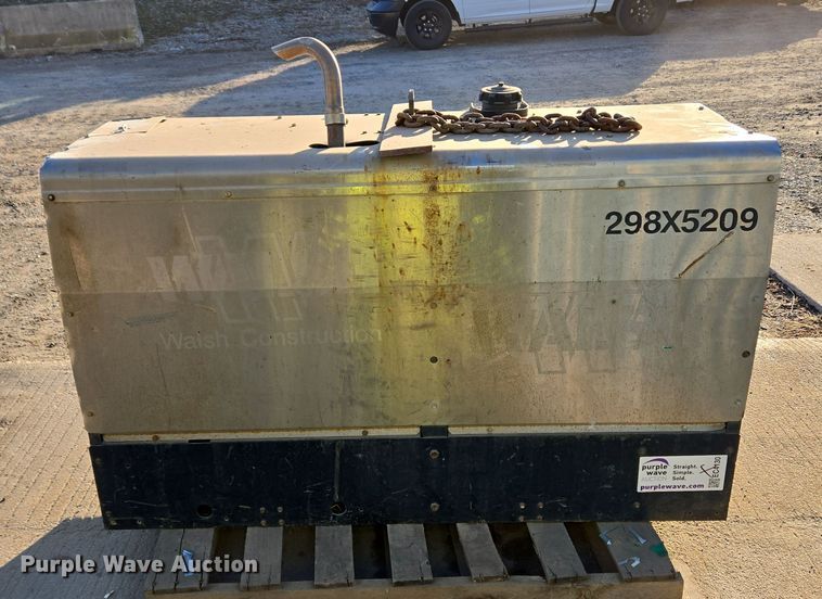 image for item EC4130 Lincoln Electric Vantage 400 welder/generator