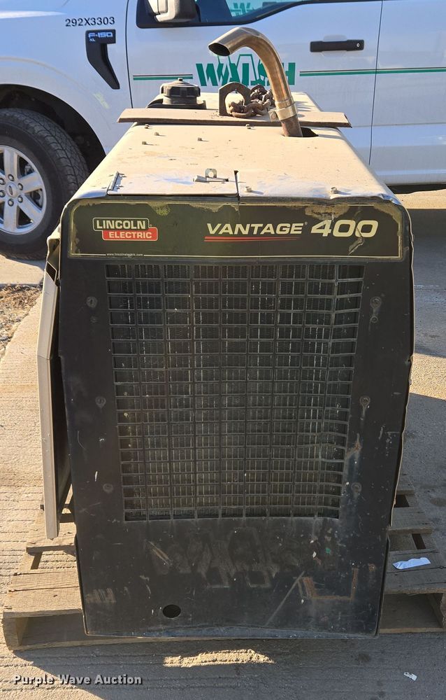 image for item EC4130 Lincoln Electric Vantage 400 welder/generator