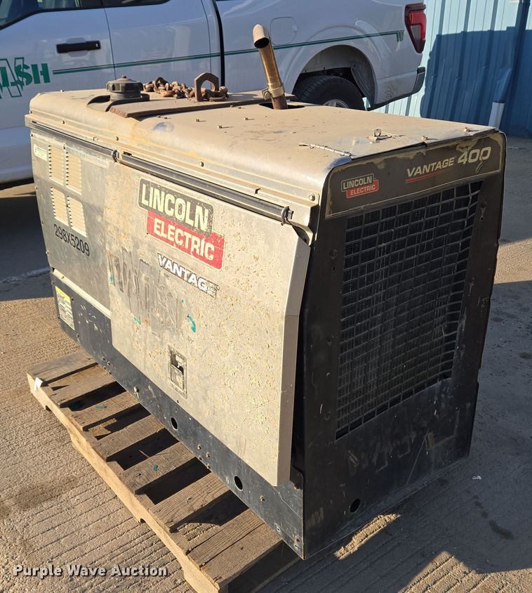image for item EC4130 Lincoln Electric Vantage 400 welder/generator