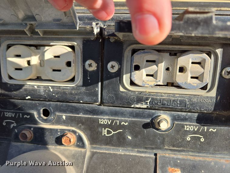 image for item EC4130 Lincoln Electric Vantage 400 welder/generator