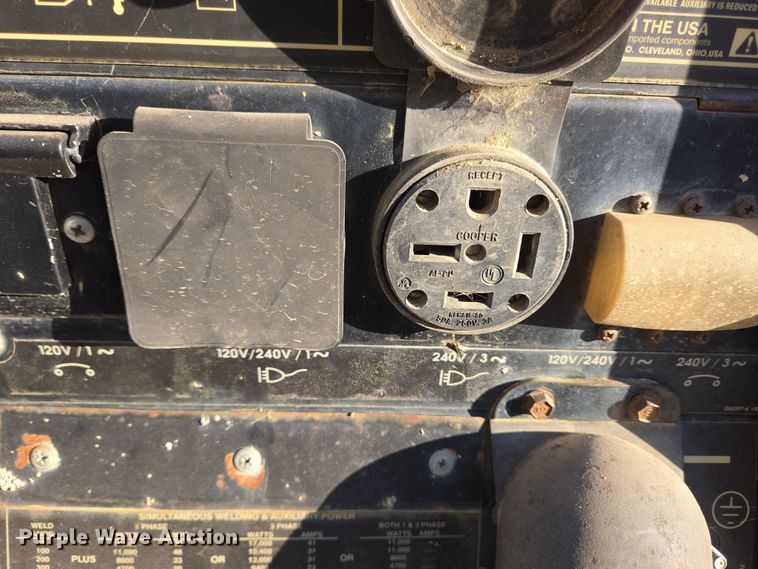 image for item EC4130 Lincoln Electric Vantage 400 welder/generator