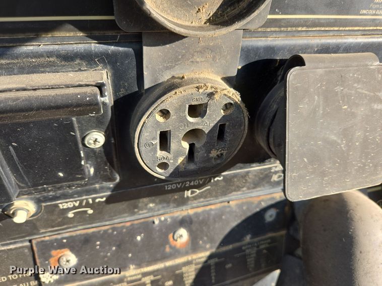 image for item EC4130 Lincoln Electric Vantage 400 welder/generator