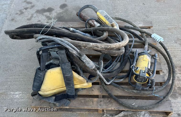 image for item EC4140 Oztec BP50A concrete vibrator