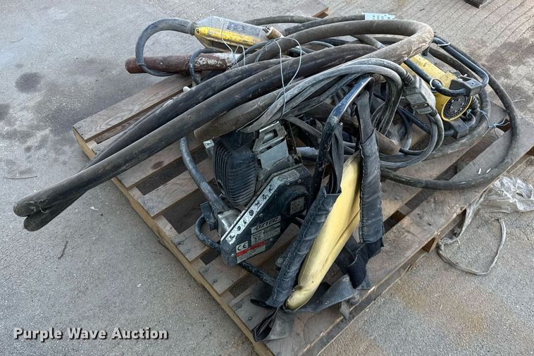 image for item EC4140 Oztec BP50A concrete vibrator