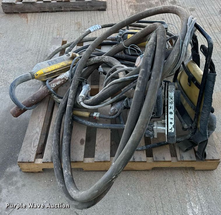 image for item EC4140 Oztec BP50A concrete vibrator