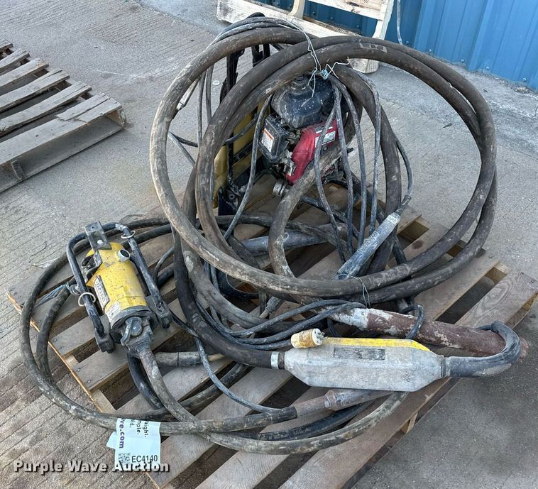 image for item EC4140 Oztec BP50A concrete vibrator