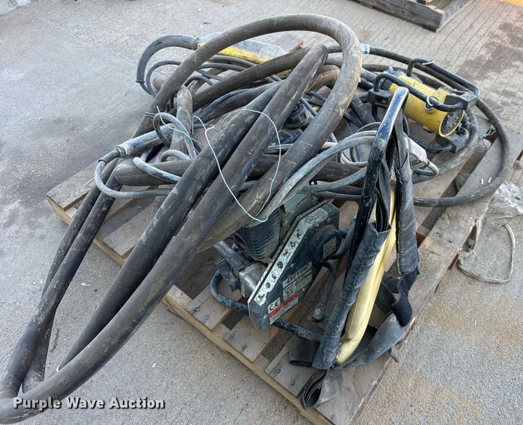 image for item EC4140 Oztec BP50A concrete vibrator