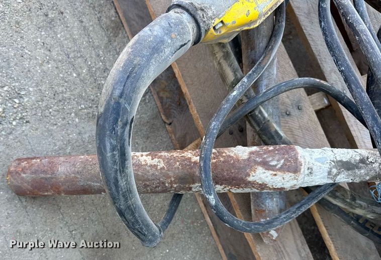 image for item EC4140 Oztec BP50A concrete vibrator