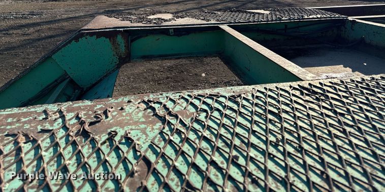 image for item ED4100 1987 Shop built drop deck equipment trailer