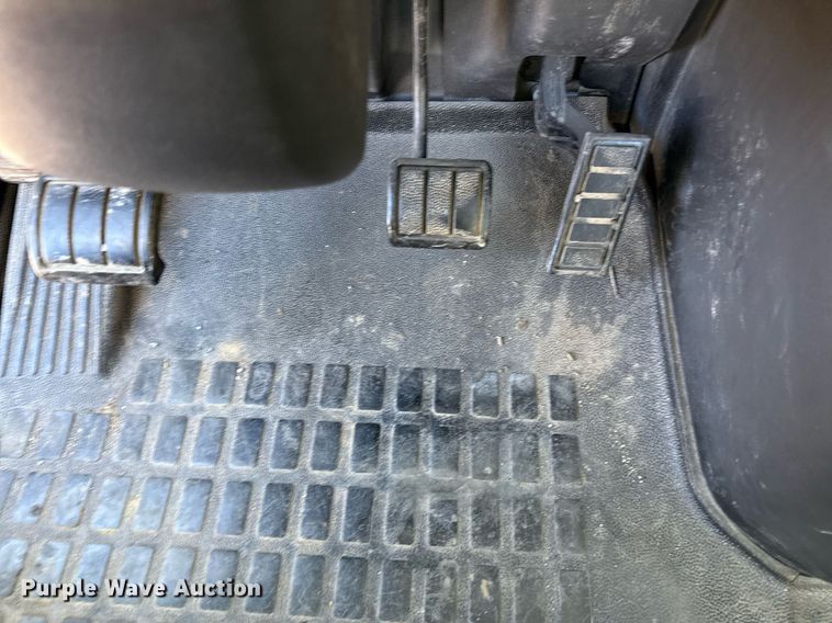 image for item ED4101 1998 Volvo VN semi truck