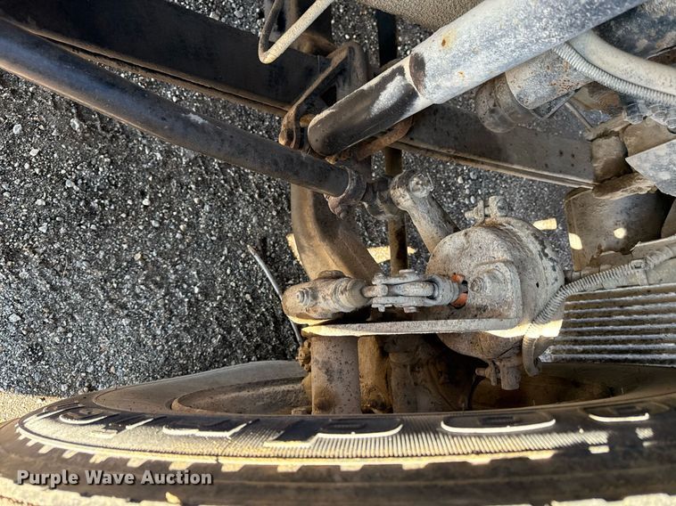 image for item ED4101 1998 Volvo VN semi truck