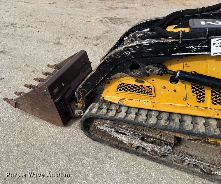 image for item ED4126 2015 Vermeer S450TX compact utility loader