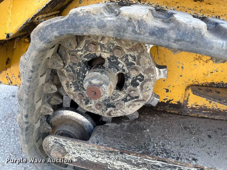 image for item ED4126 2015 Vermeer S450TX compact utility loader