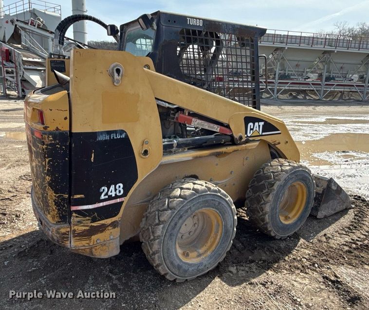 image for item ED4175 2002 Caterpillar 248 skid steer loader