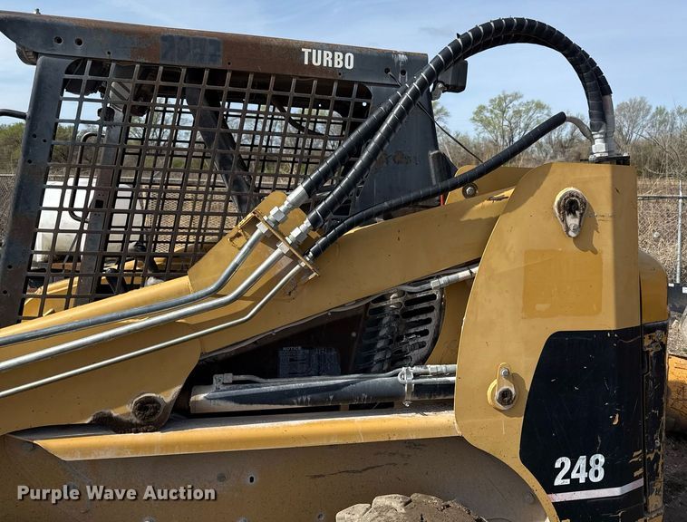 image for item ED4175 2002 Caterpillar 248 skid steer loader