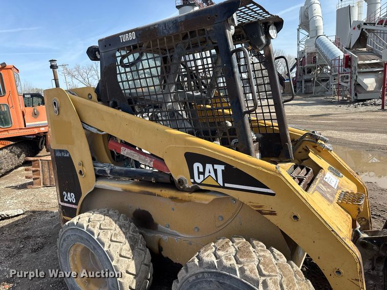 image for item ED4175 2002 Caterpillar 248 skid steer loader