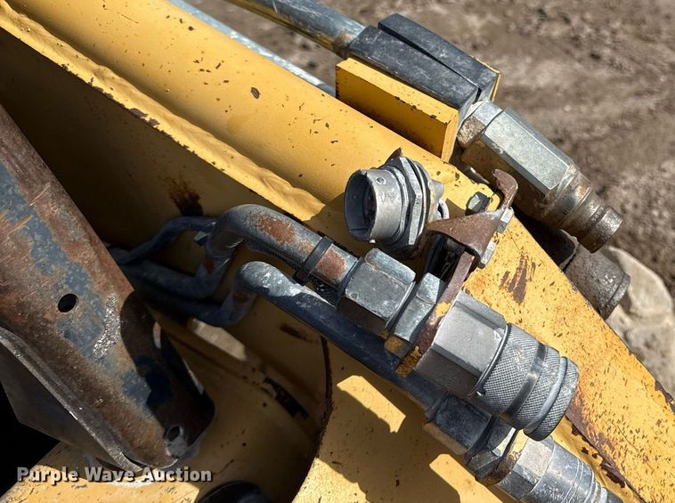 image for item ED4175 2002 Caterpillar 248 skid steer loader