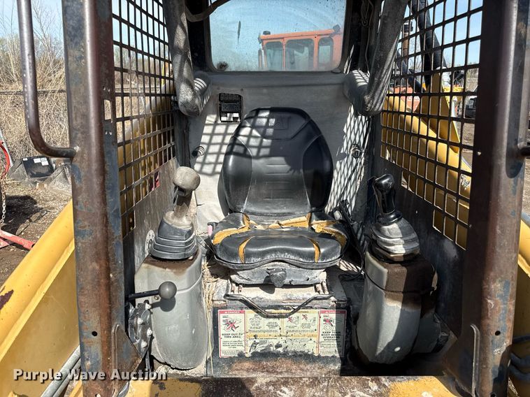 image for item ED4175 2002 Caterpillar 248 skid steer loader