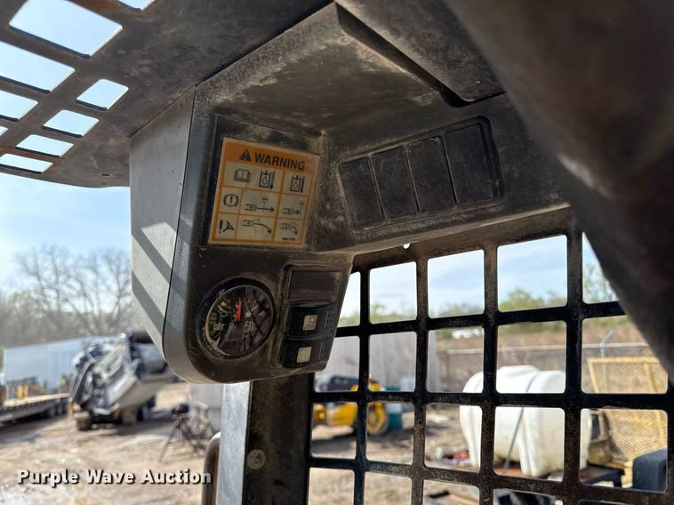 image for item ED4175 2002 Caterpillar 248 skid steer loader