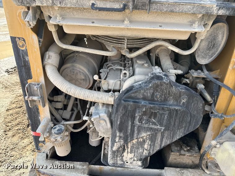 image for item ED4175 2002 Caterpillar 248 skid steer loader