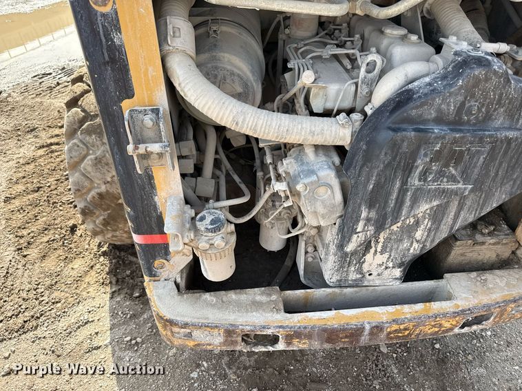 image for item ED4175 2002 Caterpillar 248 skid steer loader