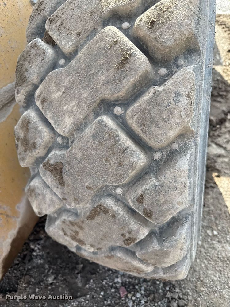 image for item ED4175 2002 Caterpillar 248 skid steer loader