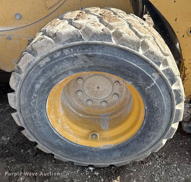 image for item ED4175 2002 Caterpillar 248 skid steer loader