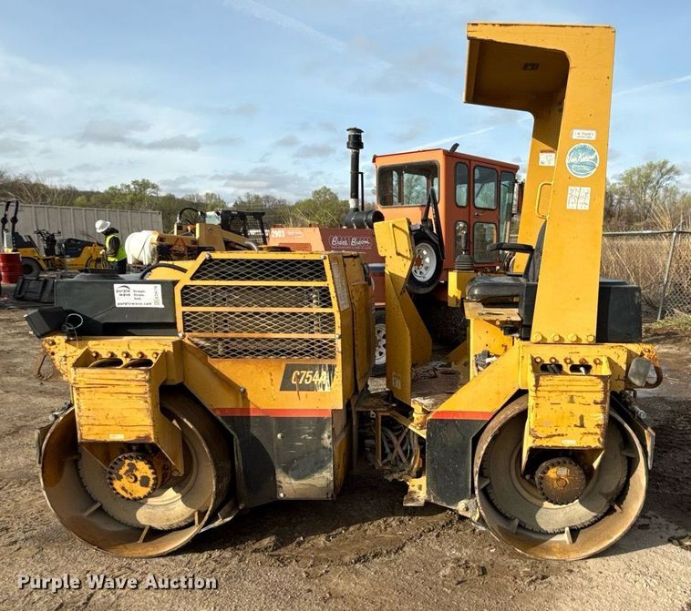 image for item ED4176 2000 Hypac C754A double drum vibratory roller