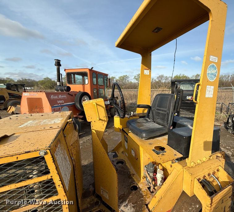 image for item ED4176 2000 Hypac C754A double drum vibratory roller