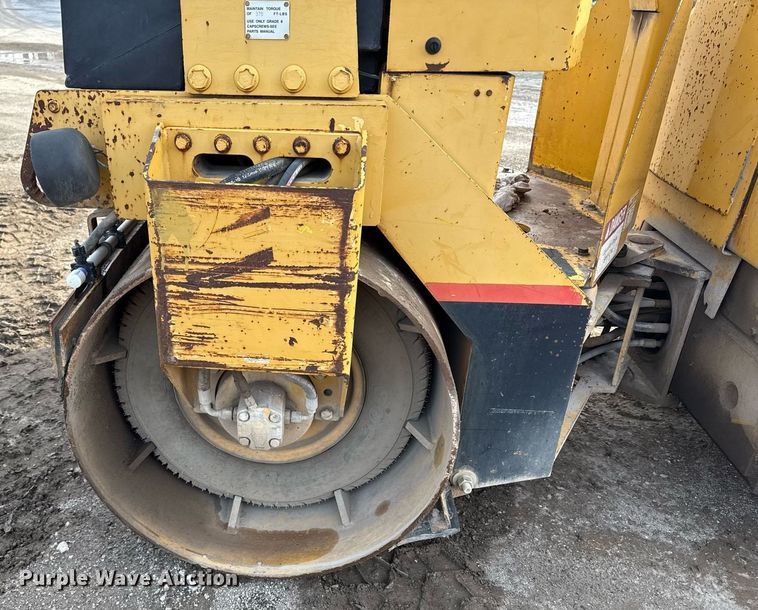 image for item ED4176 2000 Hypac C754A double drum vibratory roller